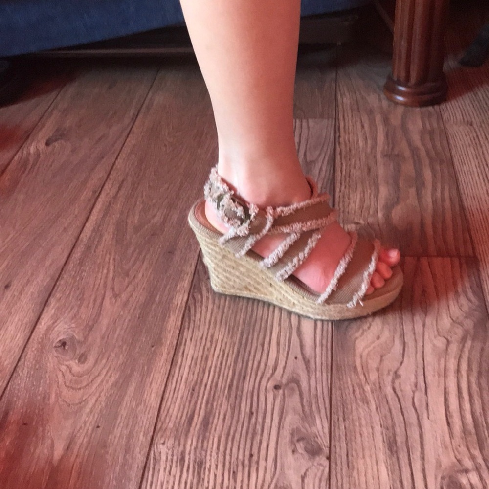 Like new sandals